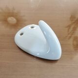 Patère art déco en porcelaine bleu pâle années 30 40