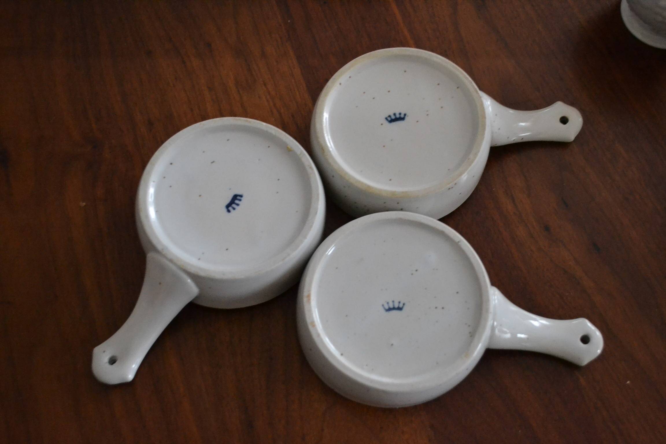 Lot de 3 caqulons motif japonisant.