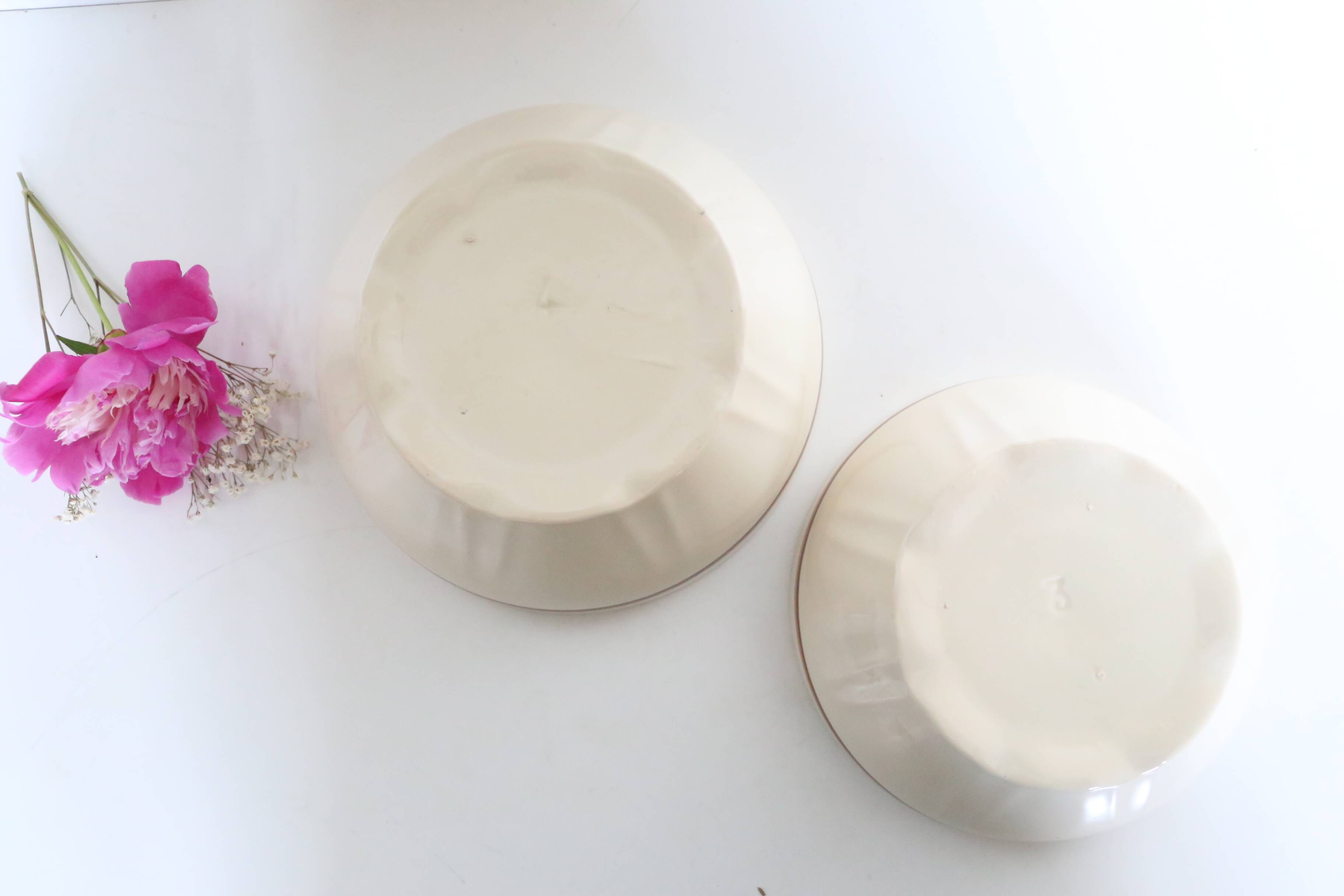 pair of salad bowls, French earthenware, bistro