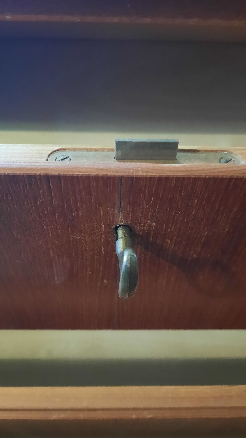 Scandinavian chest of drawers