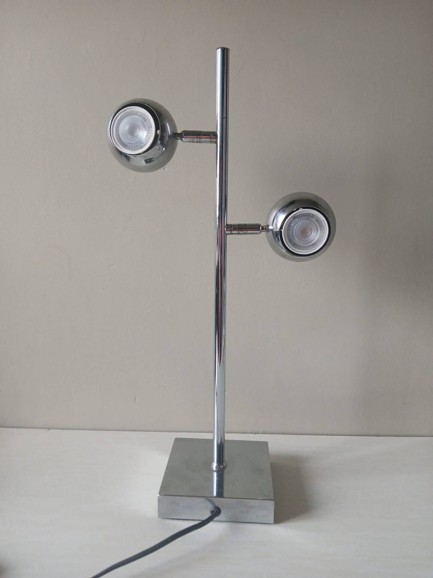Lampe Space Age vintage Seylumière modèle Hary à 2 spots orientables chromés