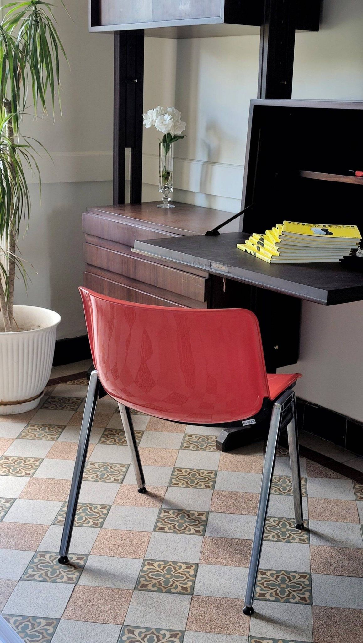 Set of 4 Modus red chairs by Tecno