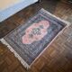 Tapis en laine fait main de style oriental rectangulaire Pakistan 1990 vintage rose gris