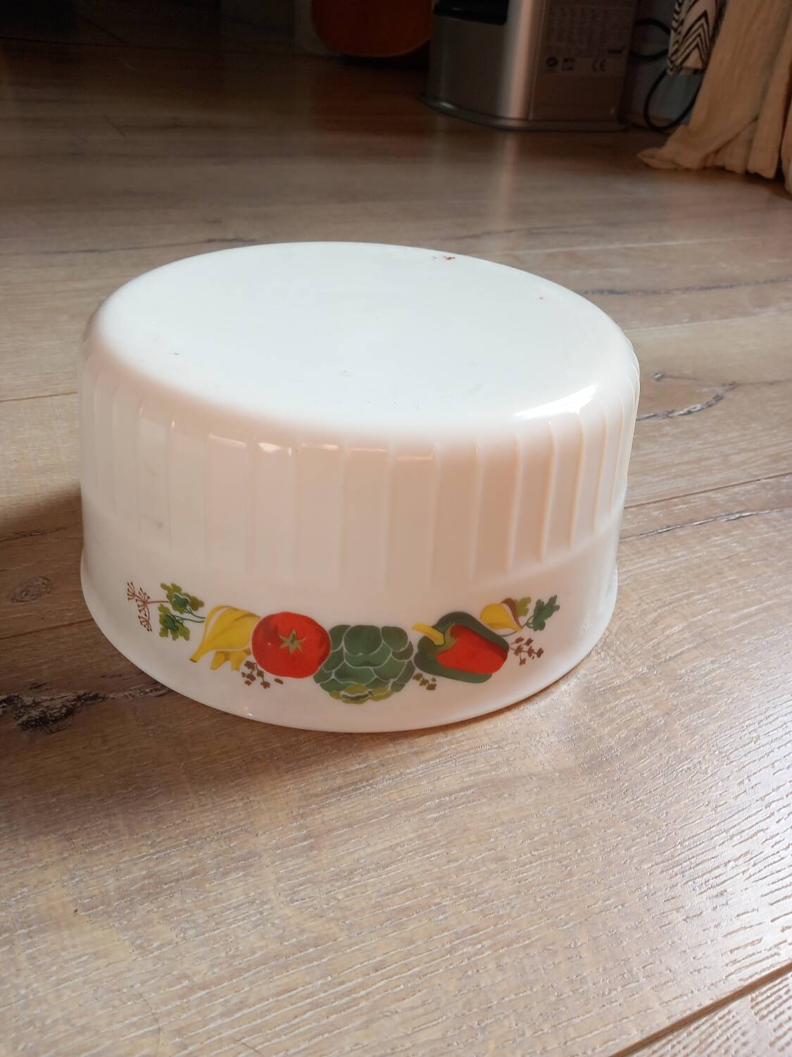 Set of 2 vintage dishes