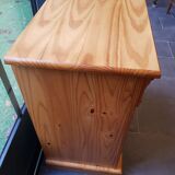 Pine chest of drawers