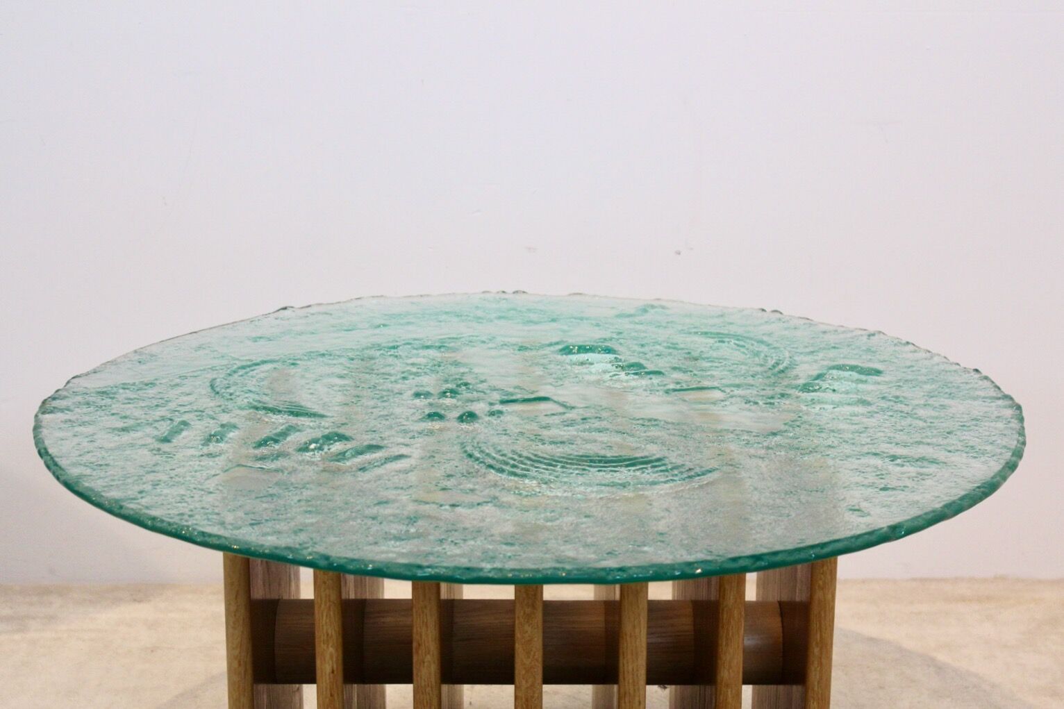 Table basse Heinz Lilienthal avec plateau en verre sculptural