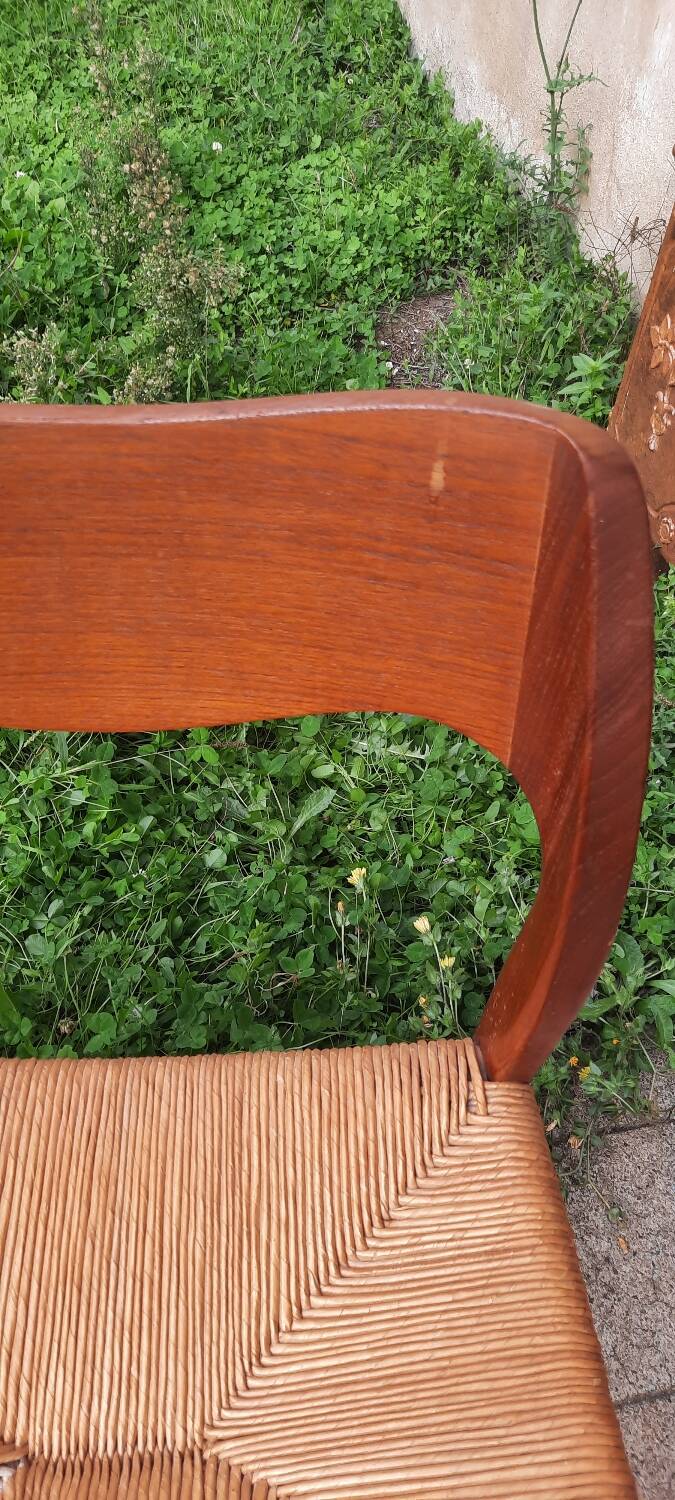 6 Scandinavian chairs