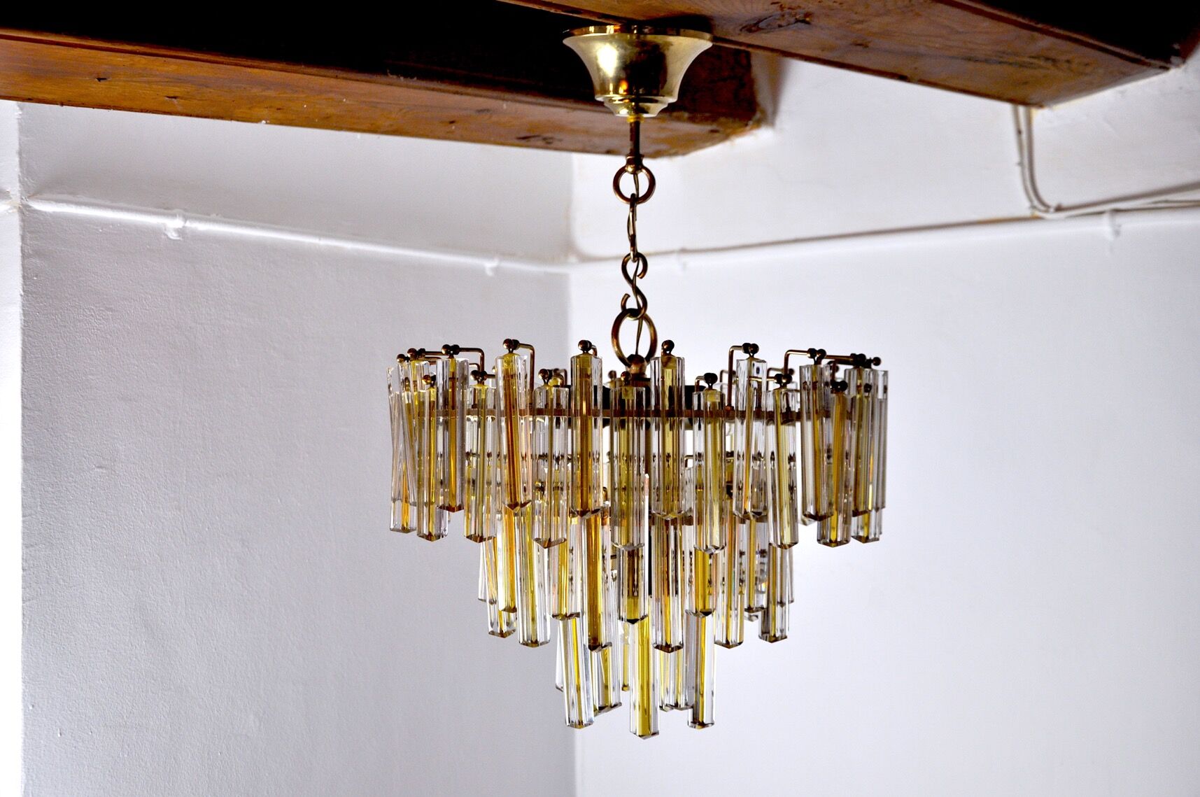 Paolo Venini two-tone chandelier, 3 levels, 1970, Italy