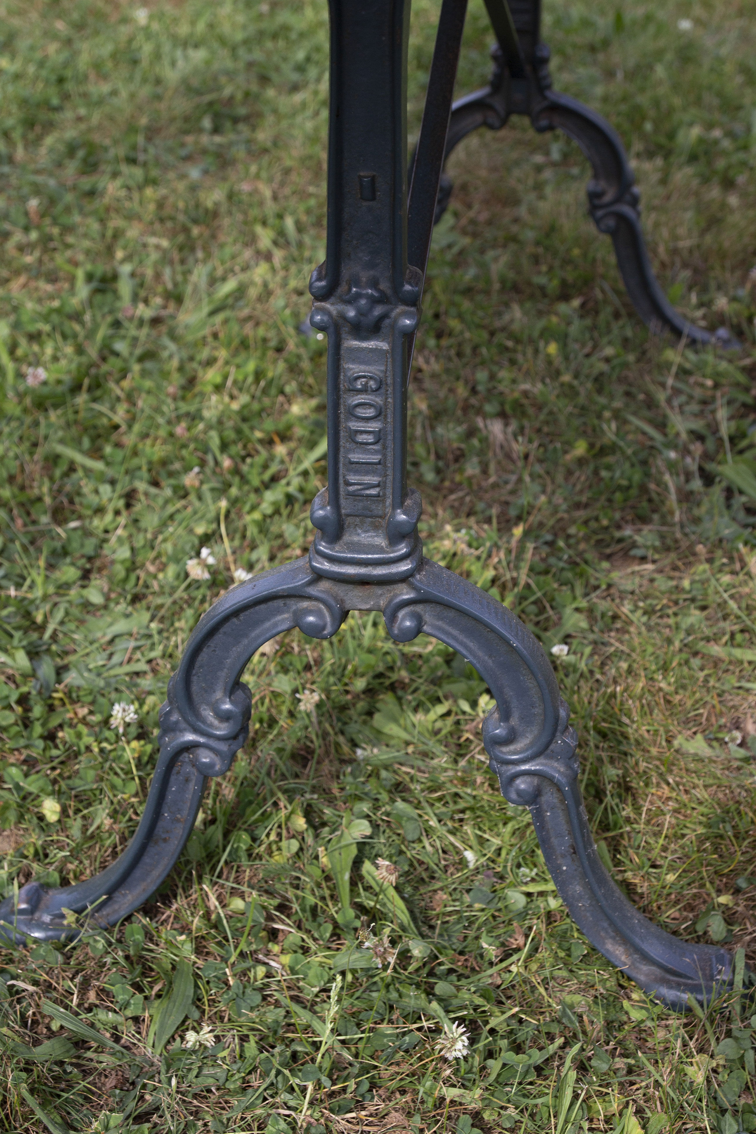 Marble bistro table and cast iron Godin