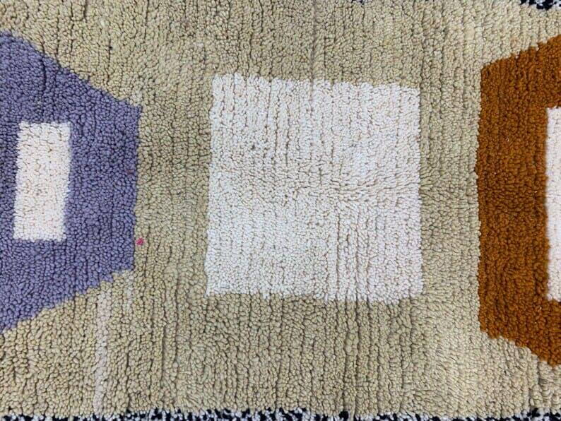 Berber rug in pure wool, handwoven using traditional methods, size 150 x 250 cm