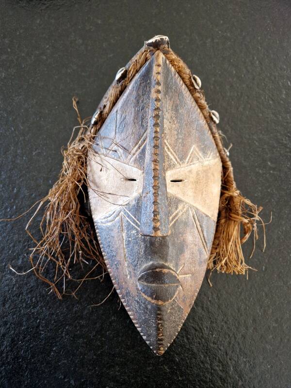 Old dance mask - Lwalwa tribe, Democratic Republic of Congo - Hardwood