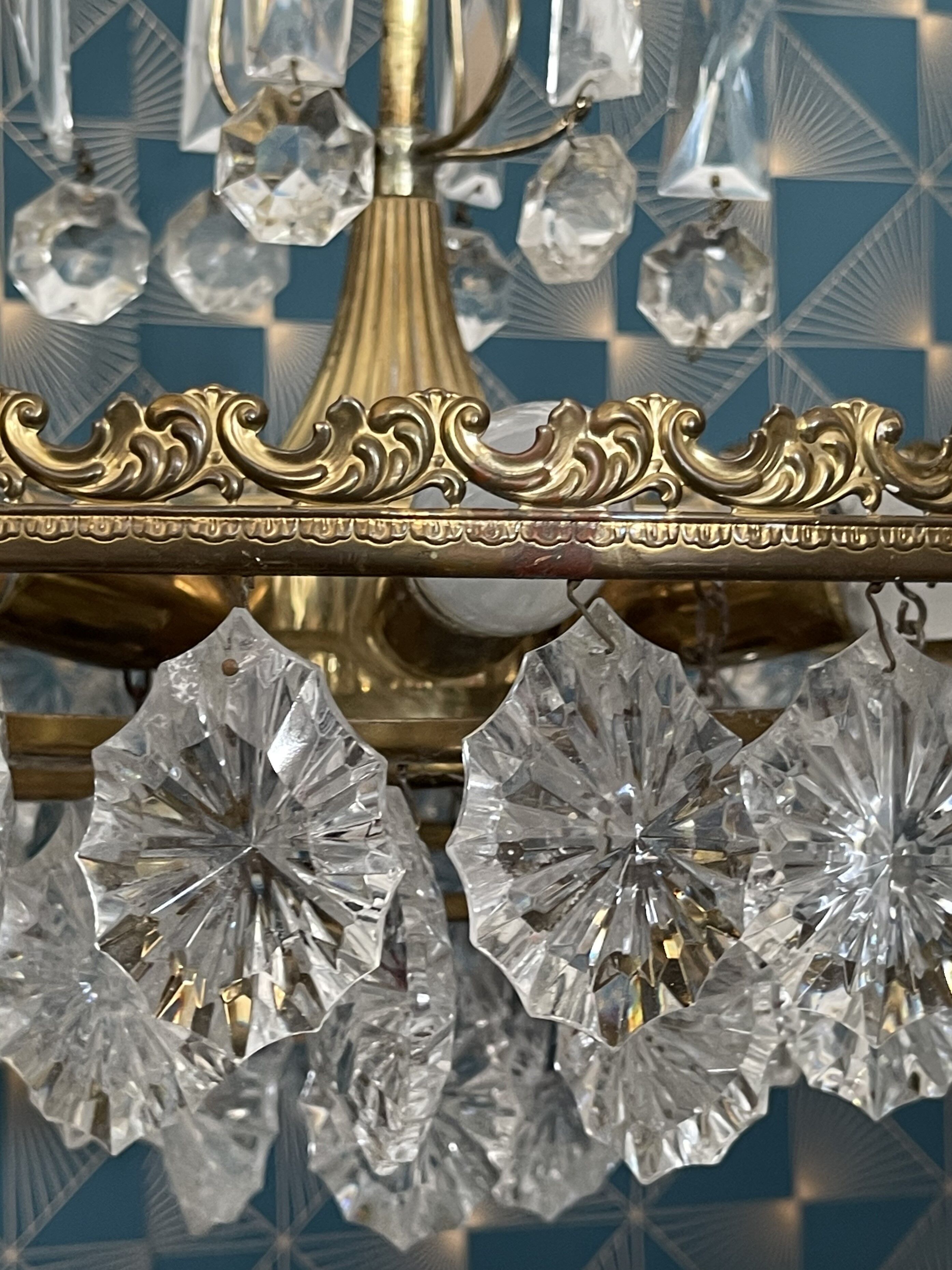 Brass chandelier and glass tassels, 3 floors, 6 burners