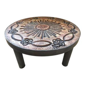 Round ceramic coffee table