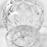 Coupe sur pied en verre facetté