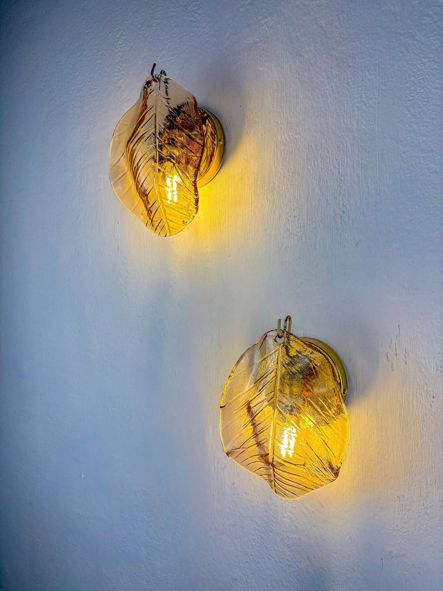 Pair of "Leaf" Murano pink glass wall sconces, Italy, 1970s