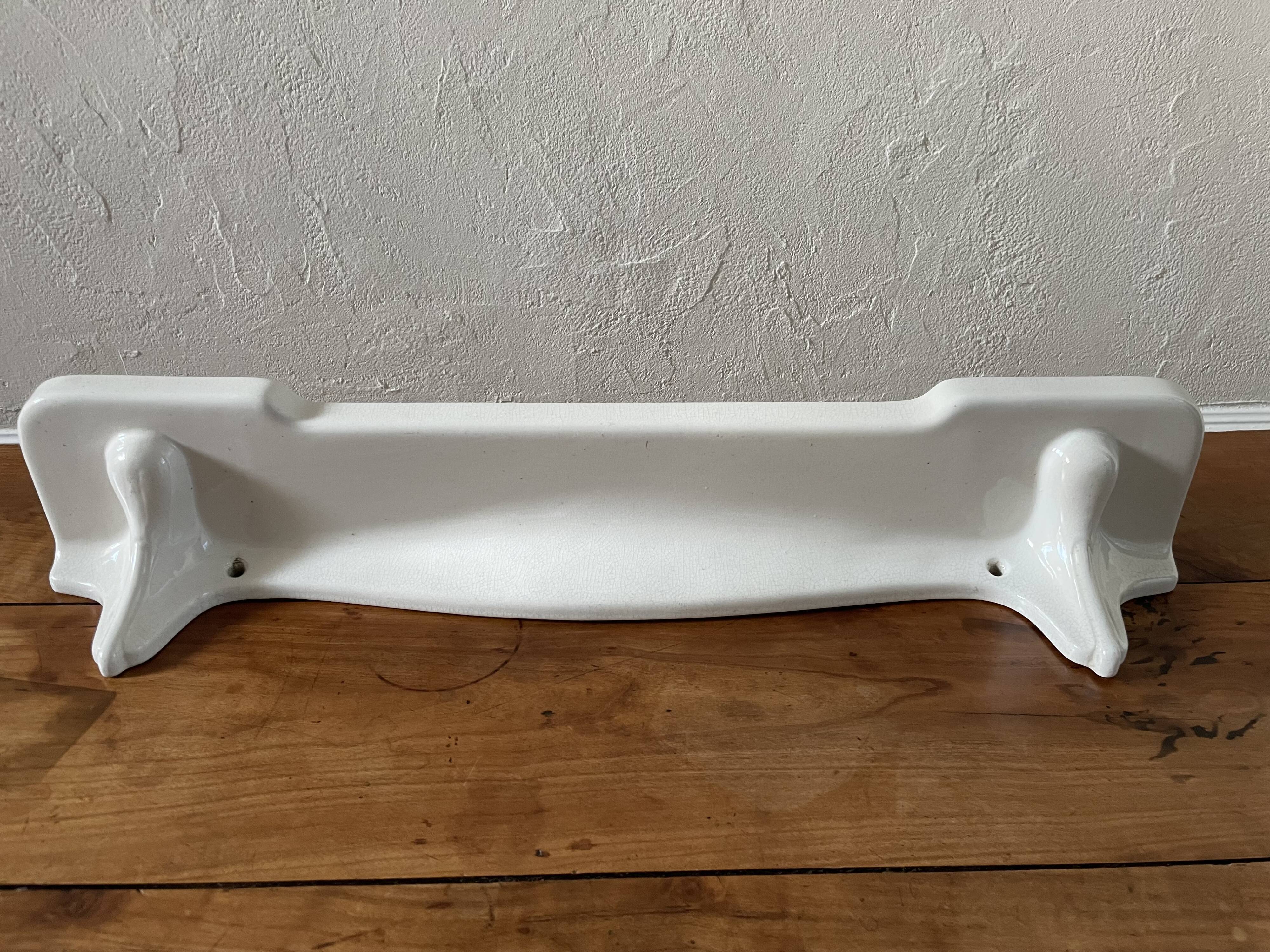 Bathroom shelf