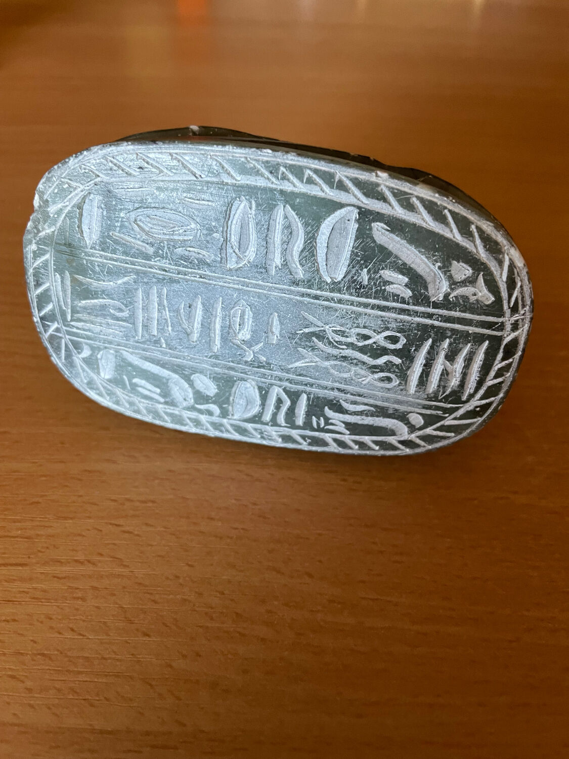 Scarabée égyptien presse papier