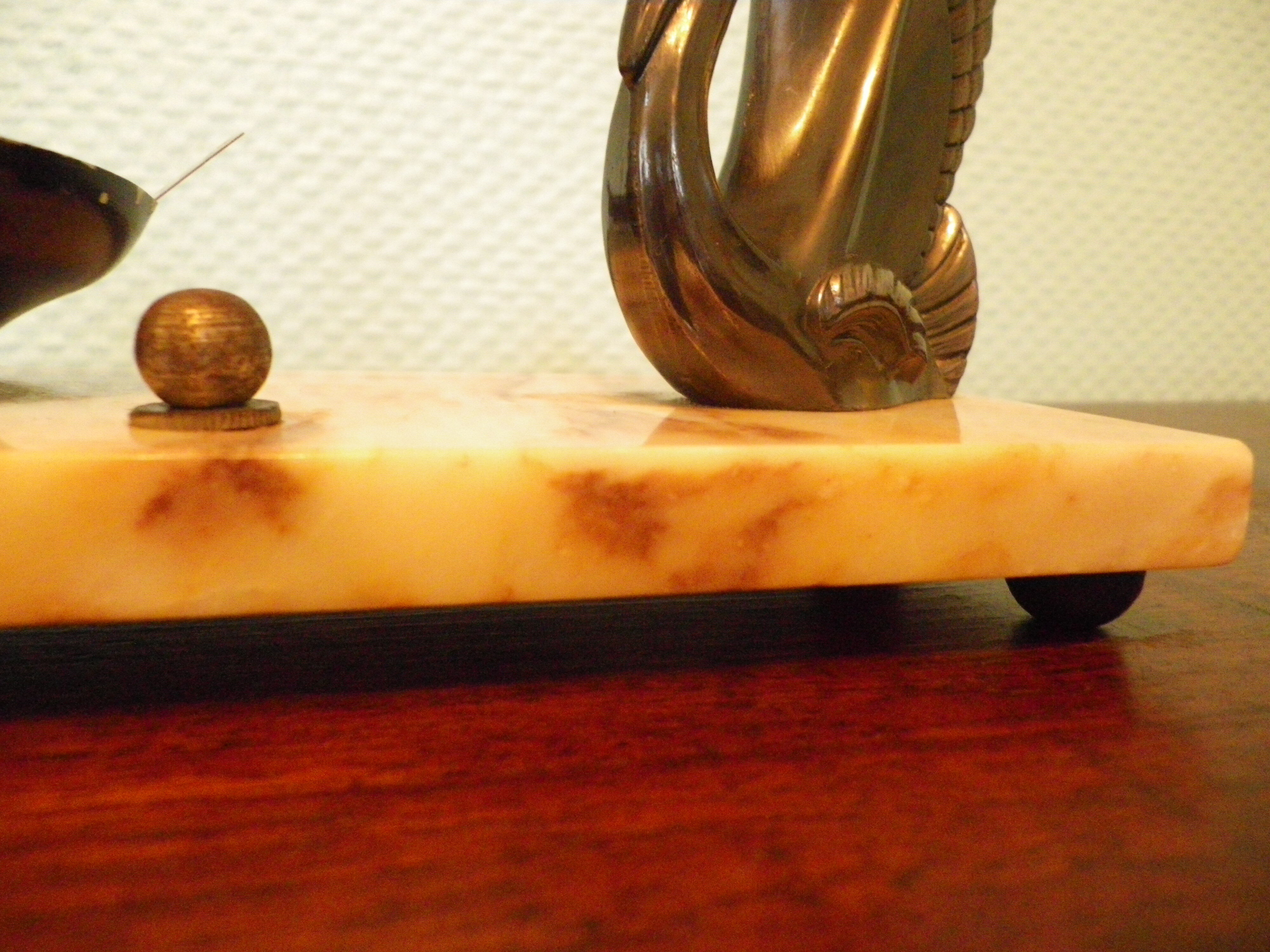 Art deco table lamp 1920/1940, marble, opaline, regulated swan