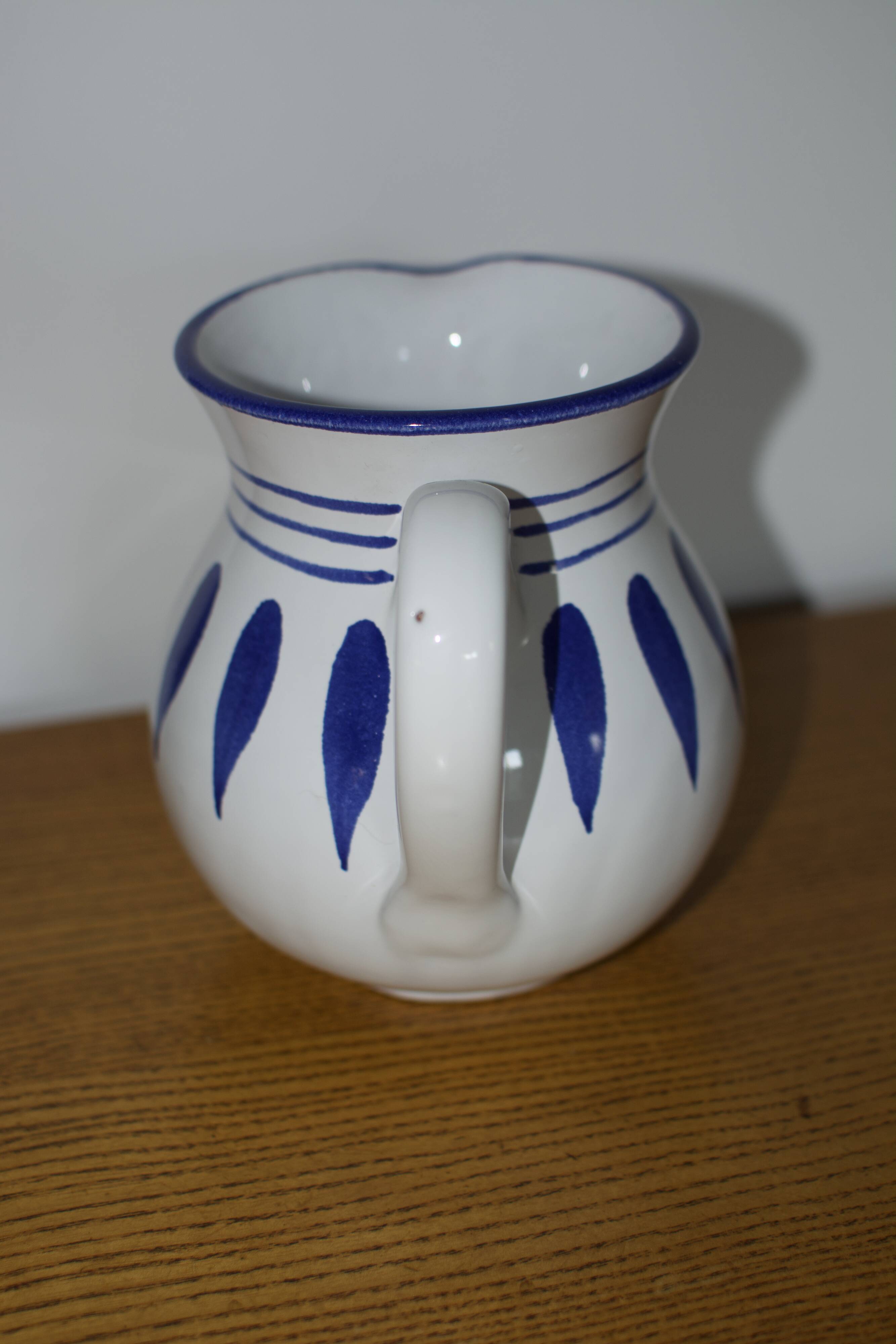 Pichet vintage à motifs bleu