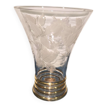 Vase gravé