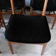 Table avec deux allonges et ses 6 chaises scandinave en teck des années 1970