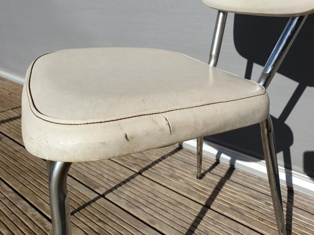 Chaise de bureau tubulaire acier chromé et simili blanc