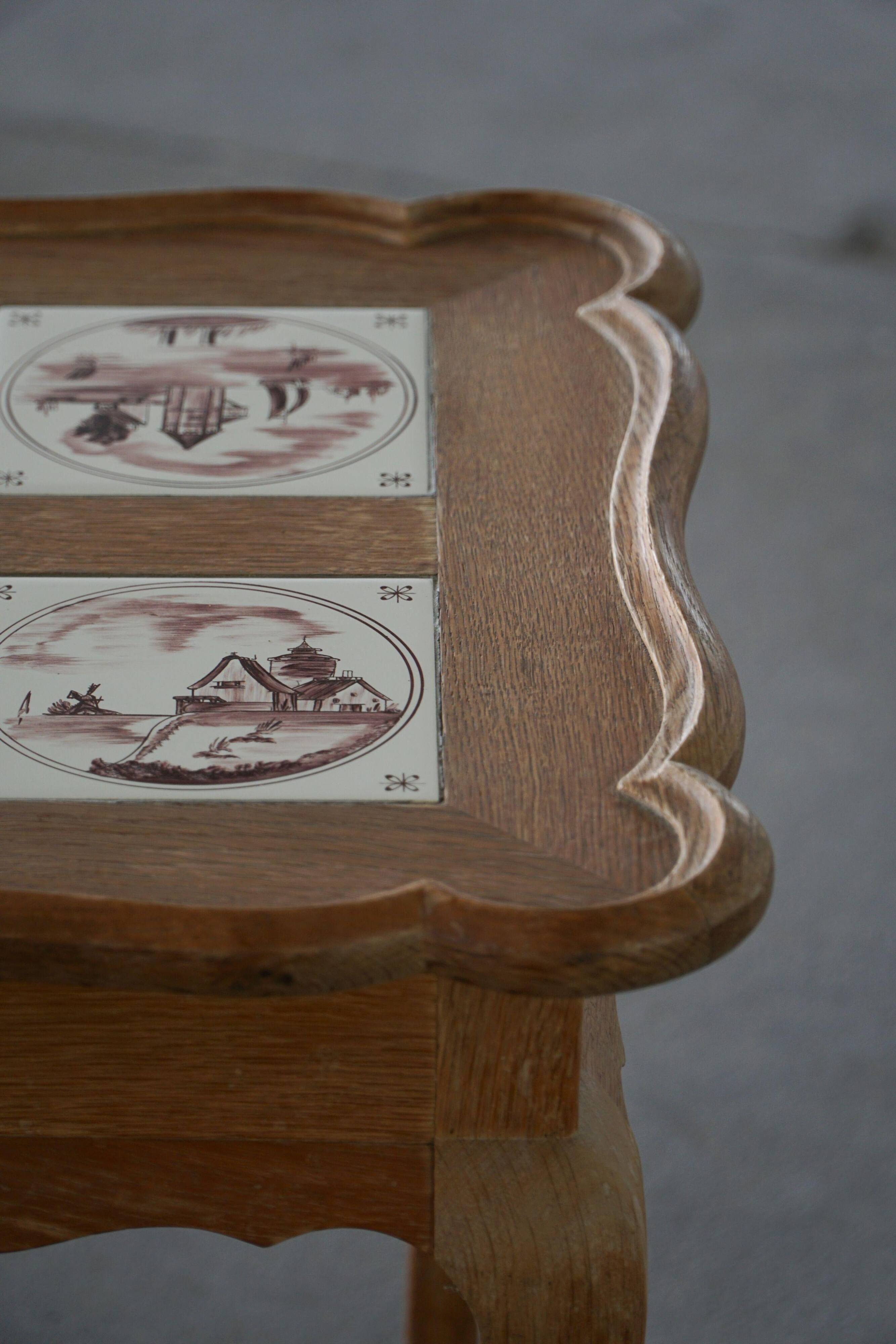 Modern Danish coffee table/console in oak with tiled top, Frits Henningsen, 1950s.