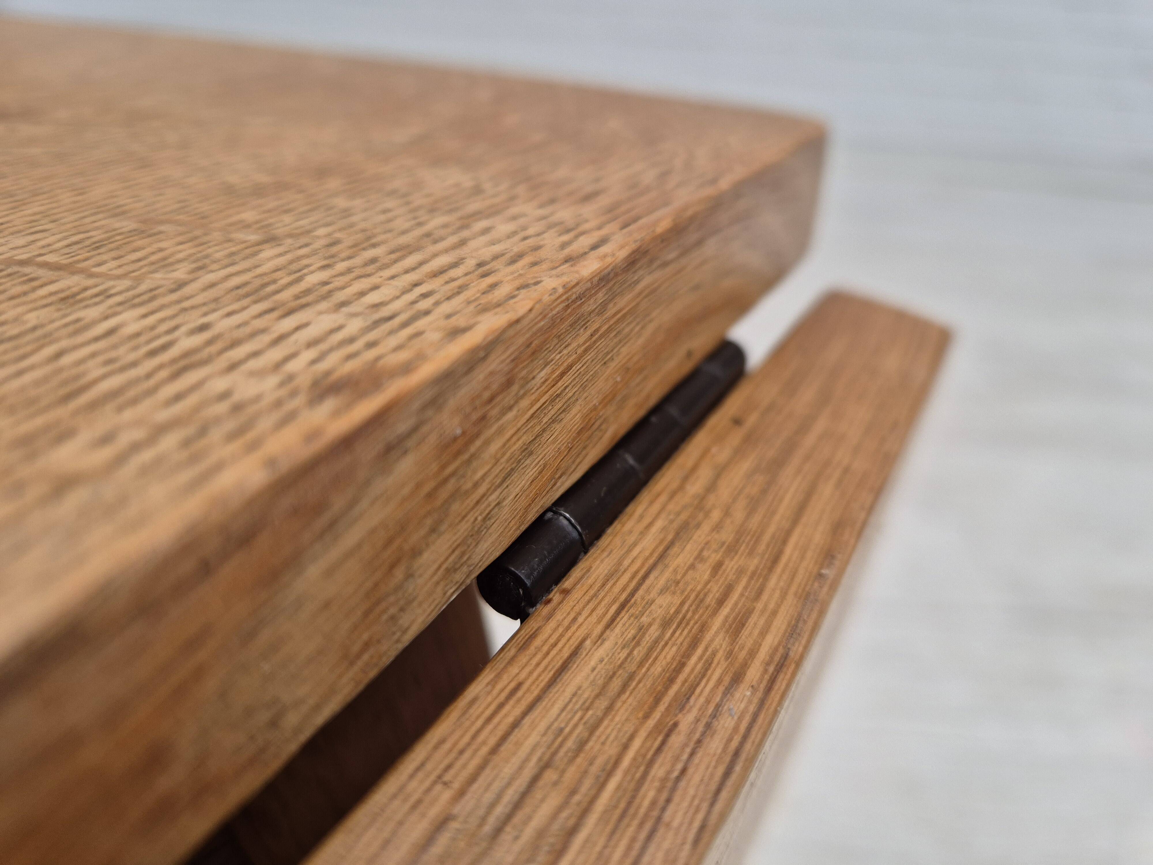 1970s, Danish foldable side table, solid oak wood, original condition.