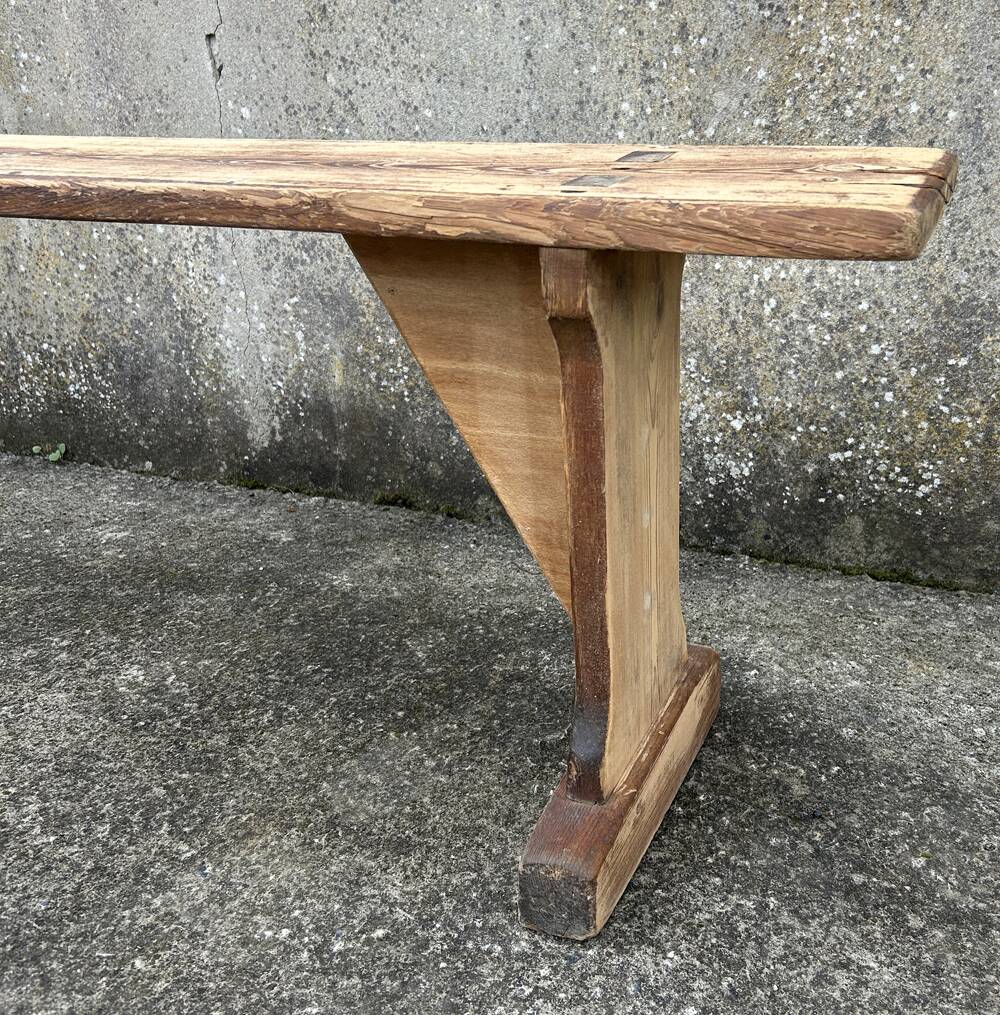 Large wooden bench, red oak, early 20th century.