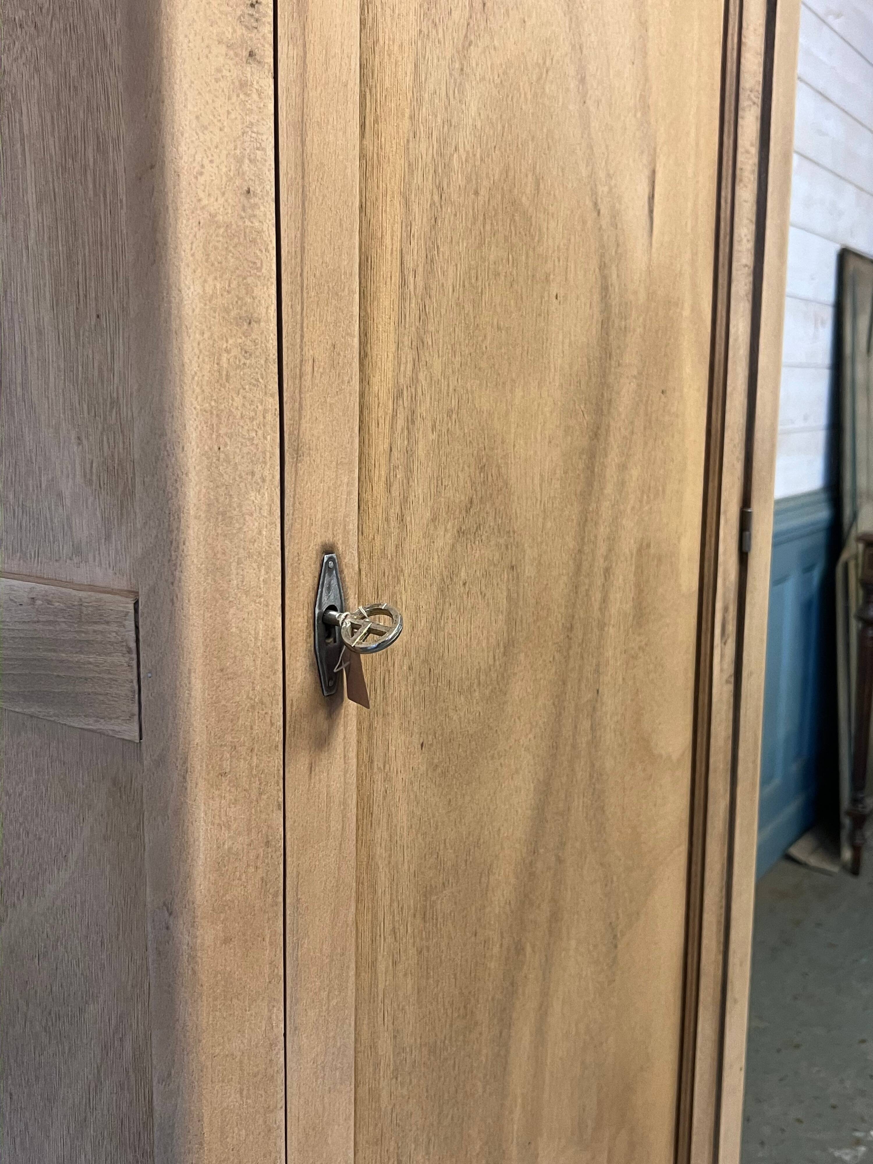 Dormitory wardrobe