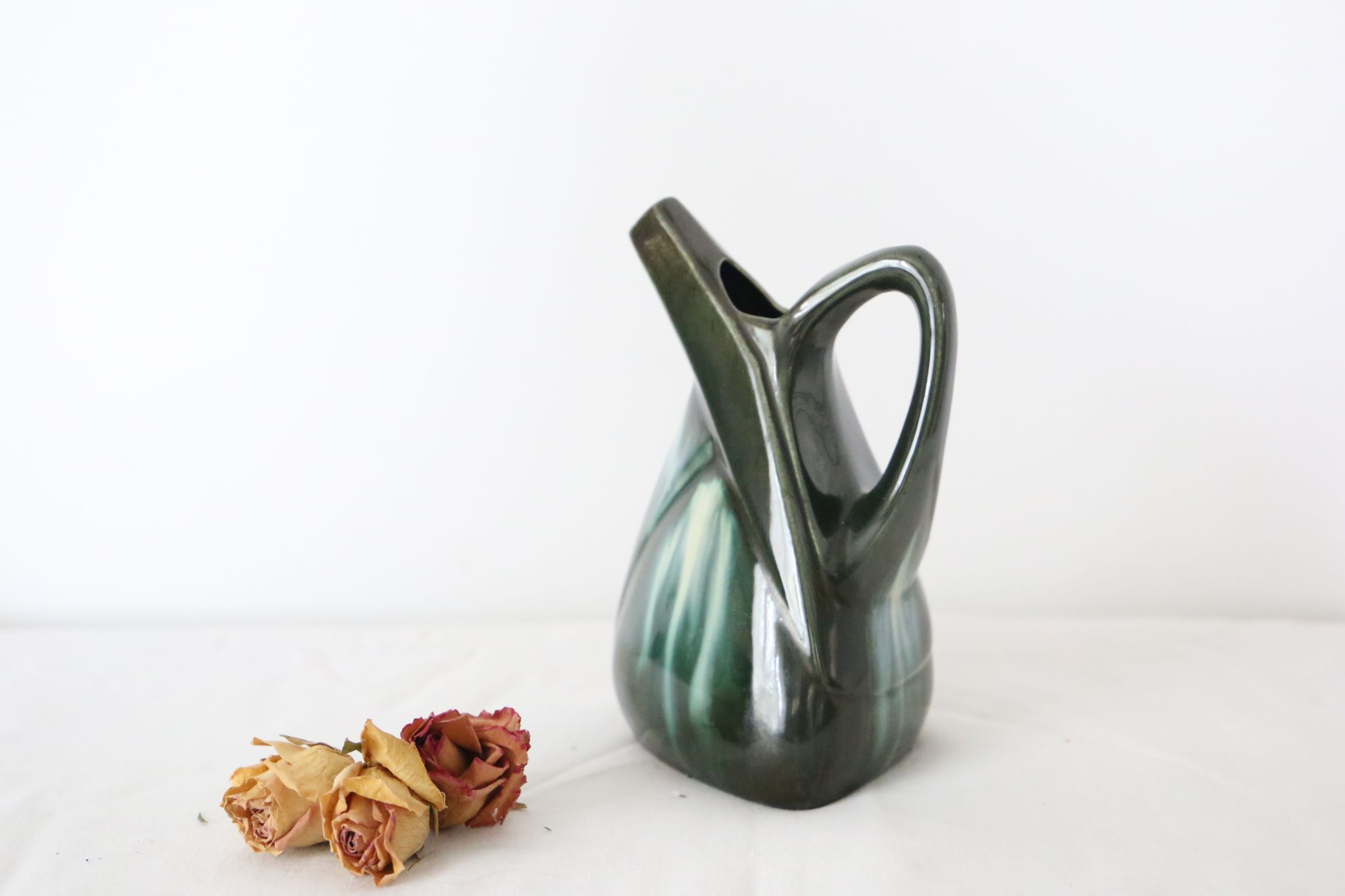 Cruche en céramique, forme cubique, vintage