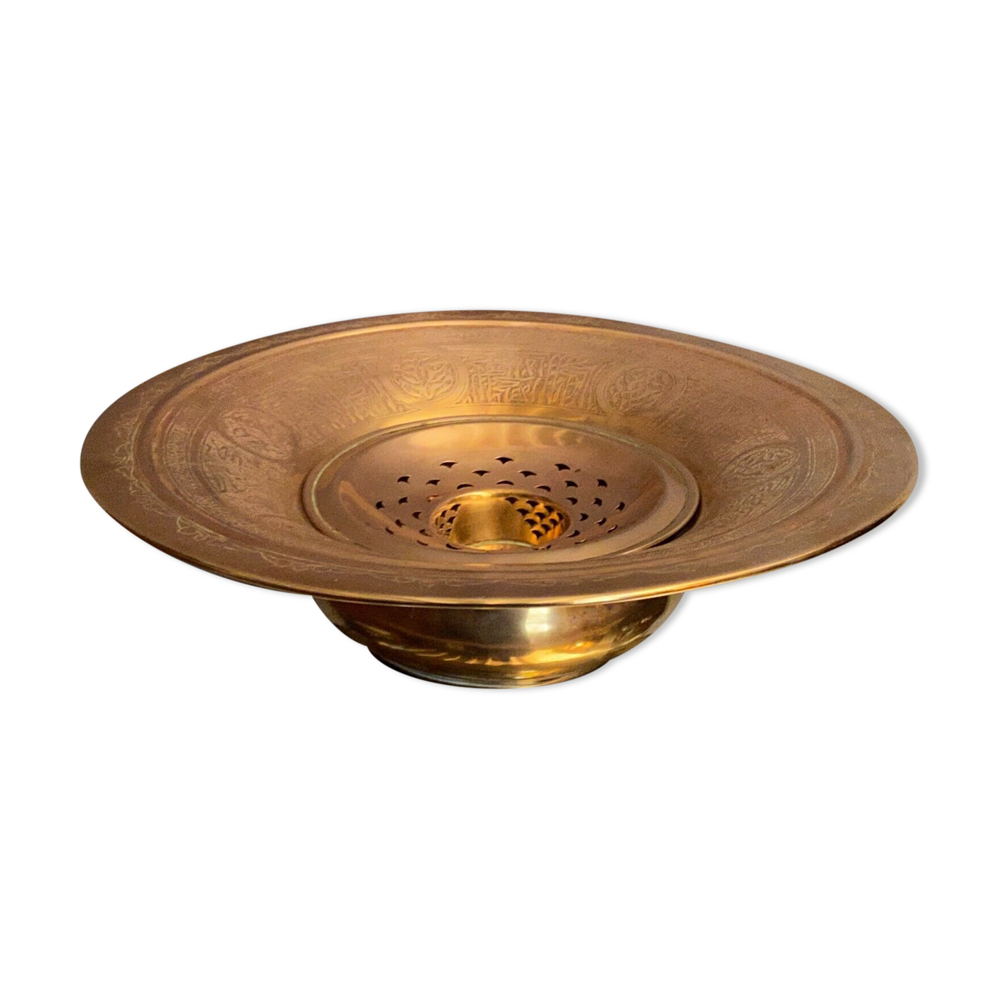 Bronze brass dish with chiseled decor Art of Islam Middle East