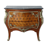 Commode galbée de toutes faces