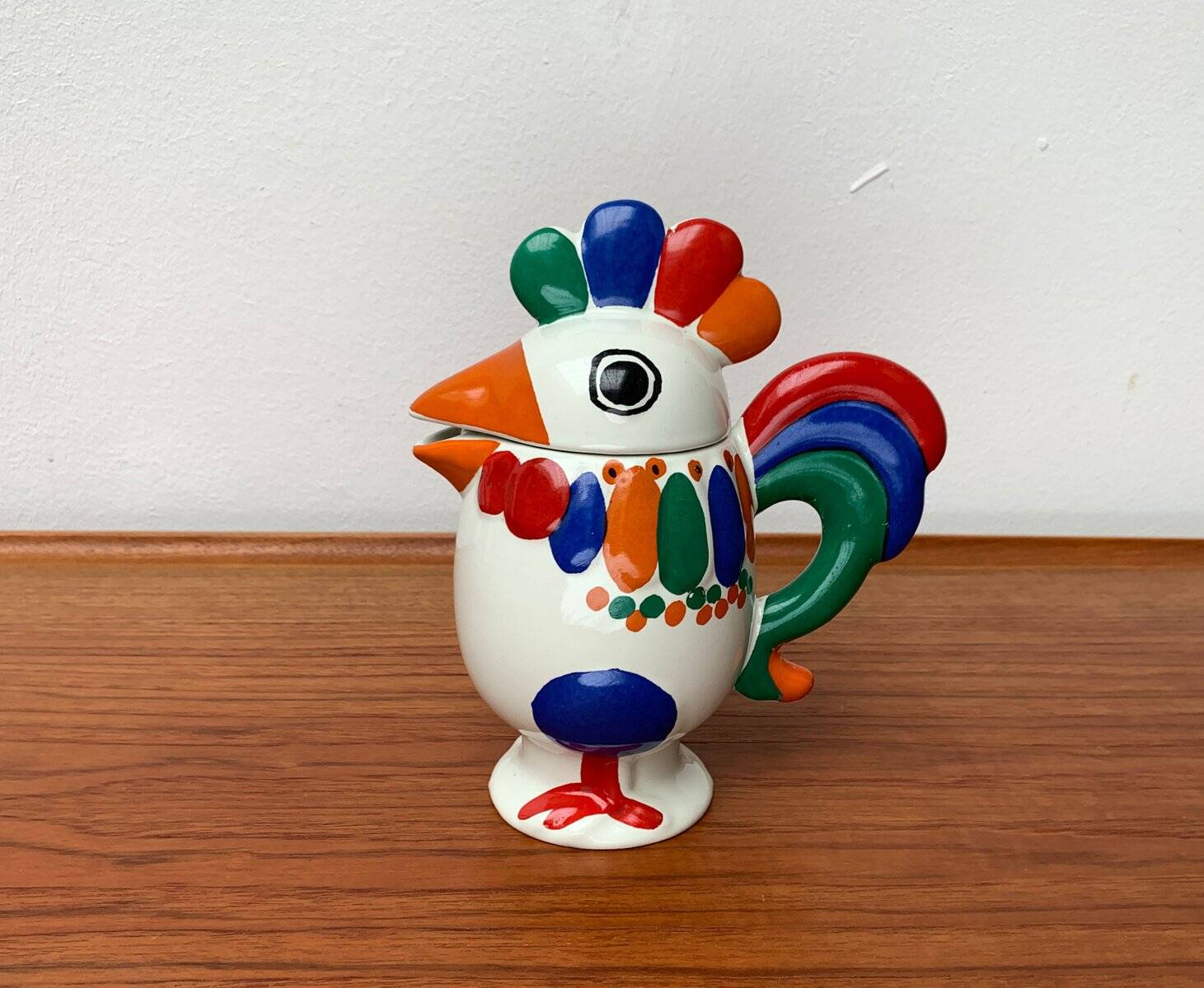 Vintage ceramic teapot or coffee pot chicken, 1970s.