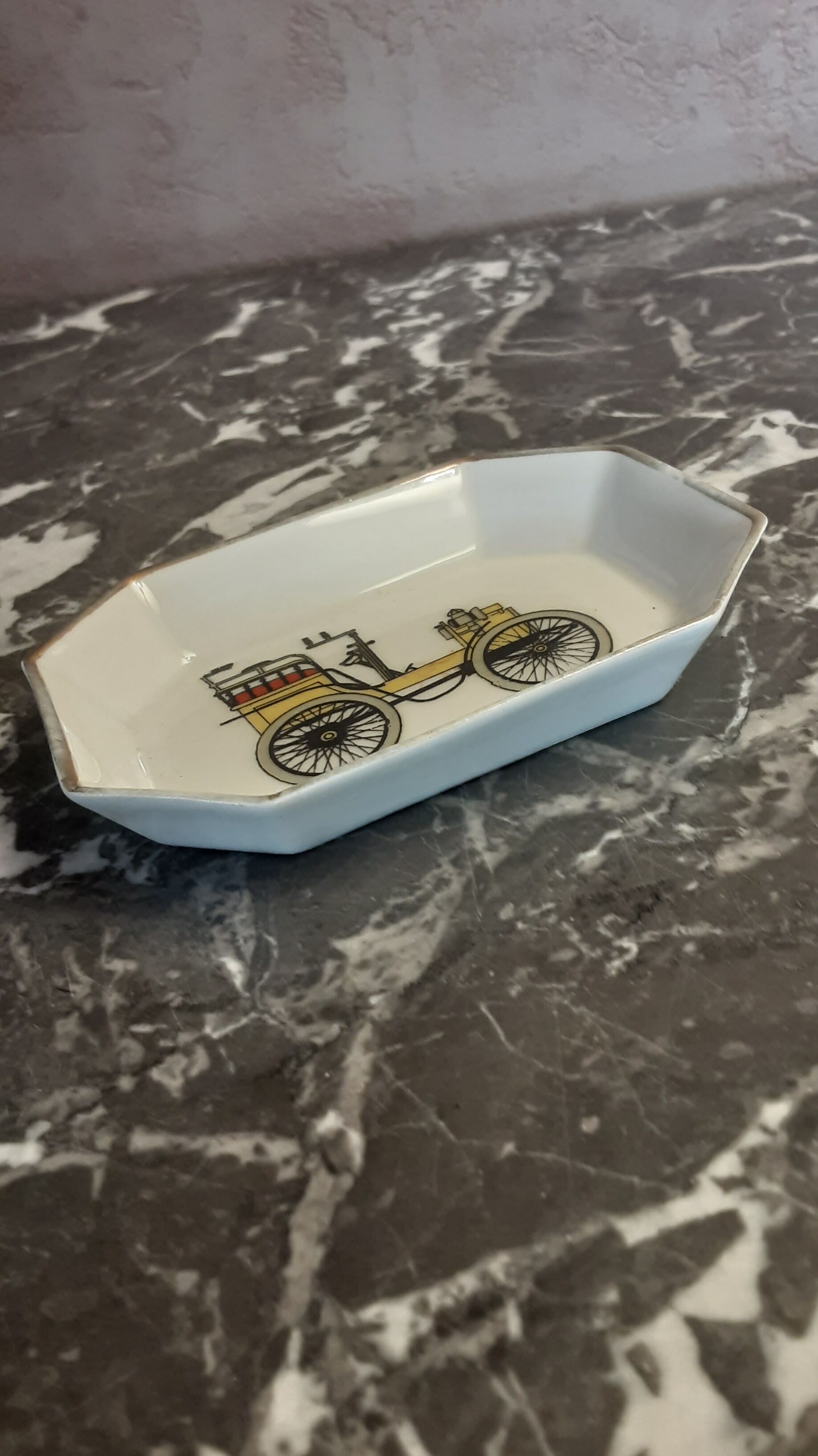 Empty porcelain pocket - vintage