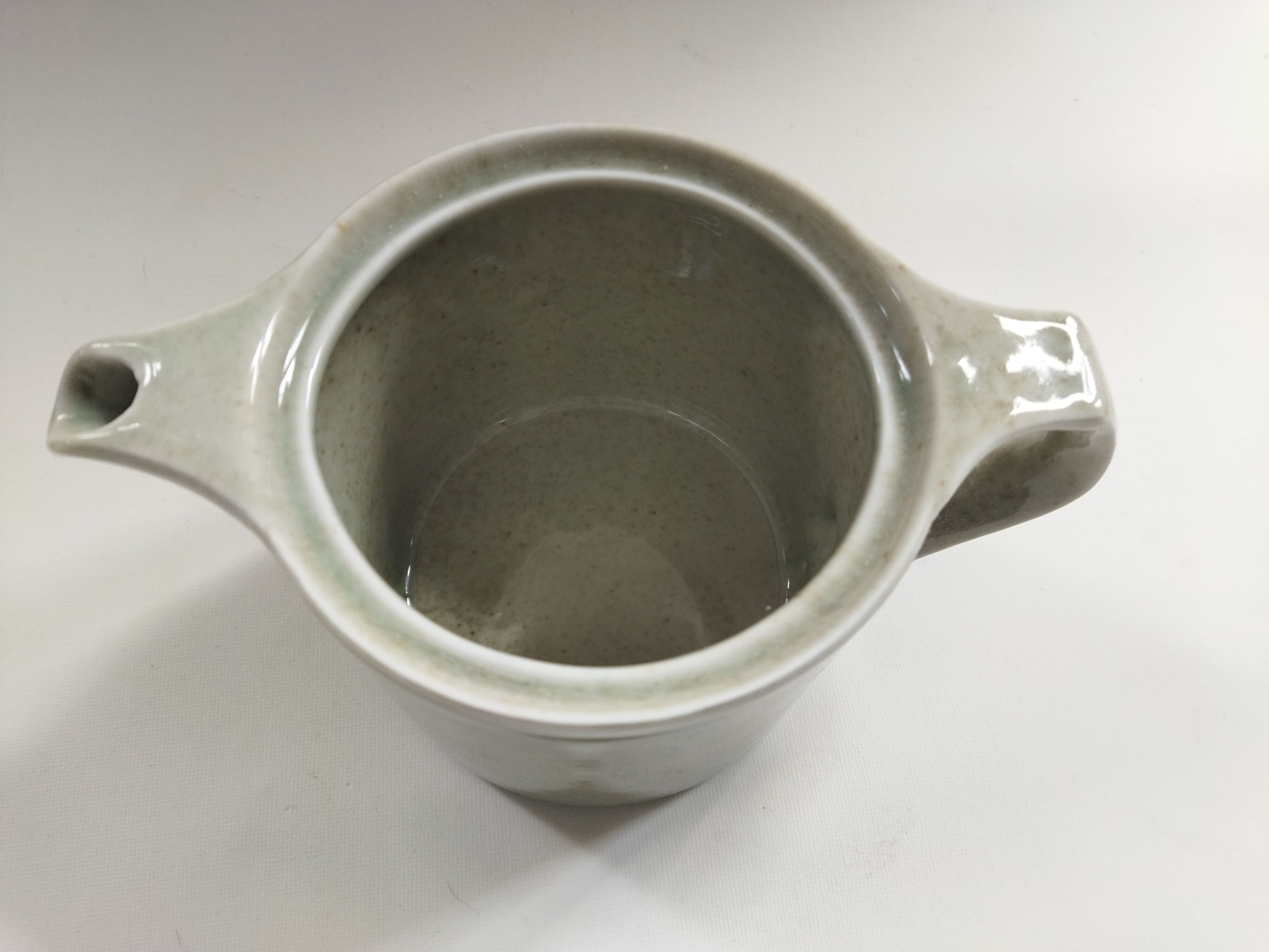 Porcelain teapot & creamer from lot virebent