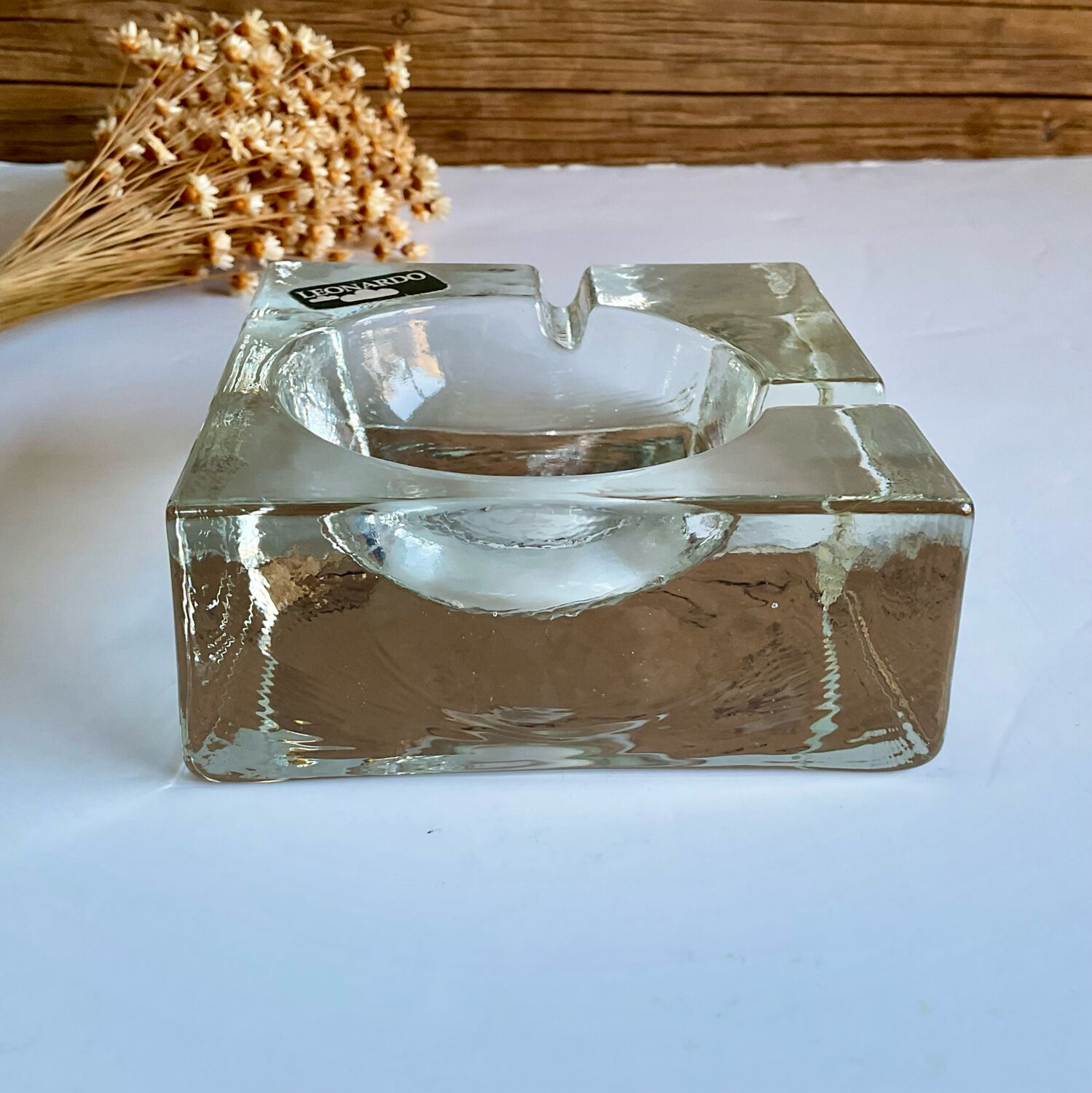 Leonardo glass ashtray