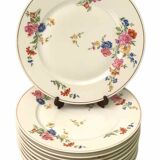 Set of 11 flat plates flowered porcelain