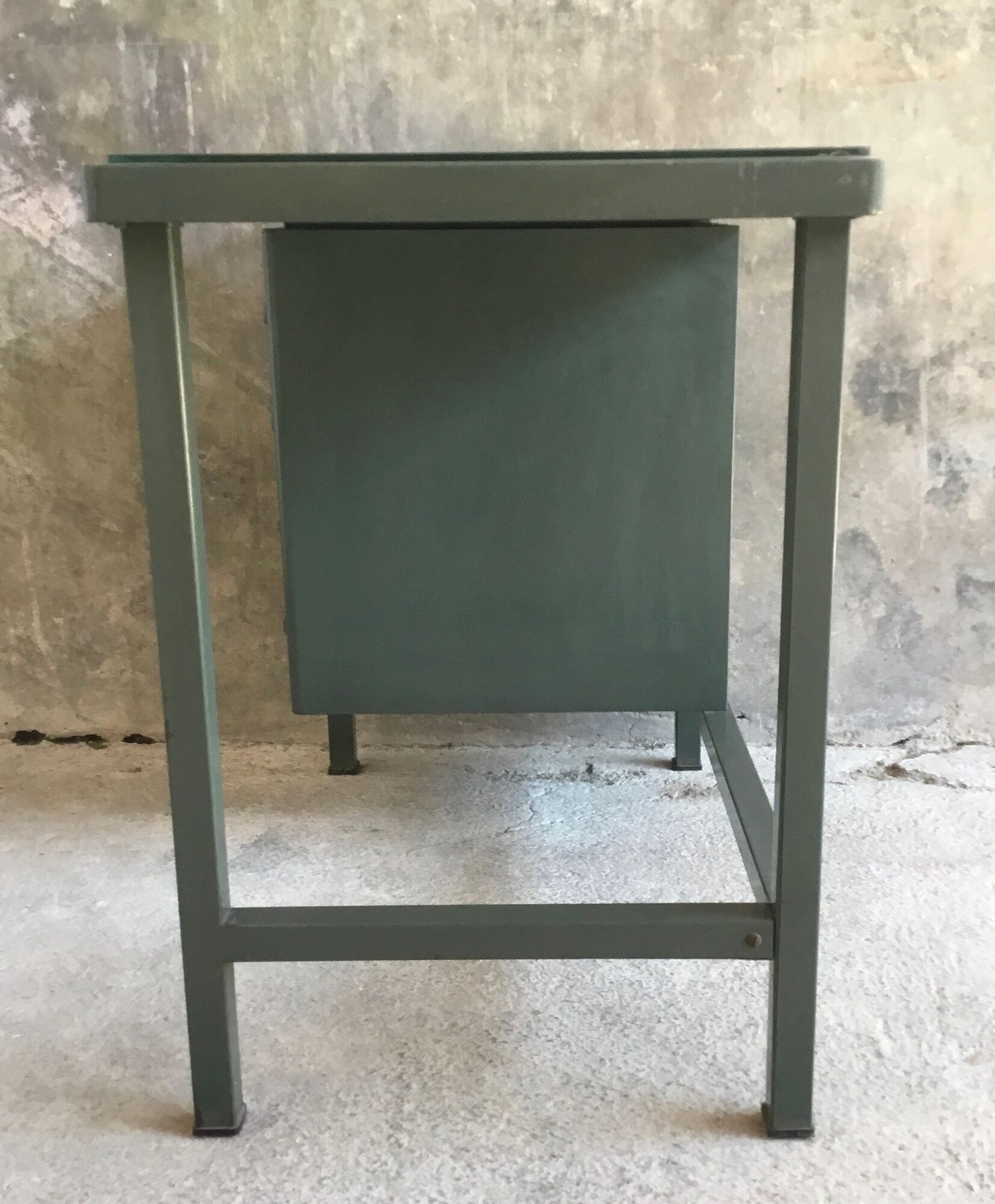 Small metal industrial desk with column of 4 drawers - industrial - 1960