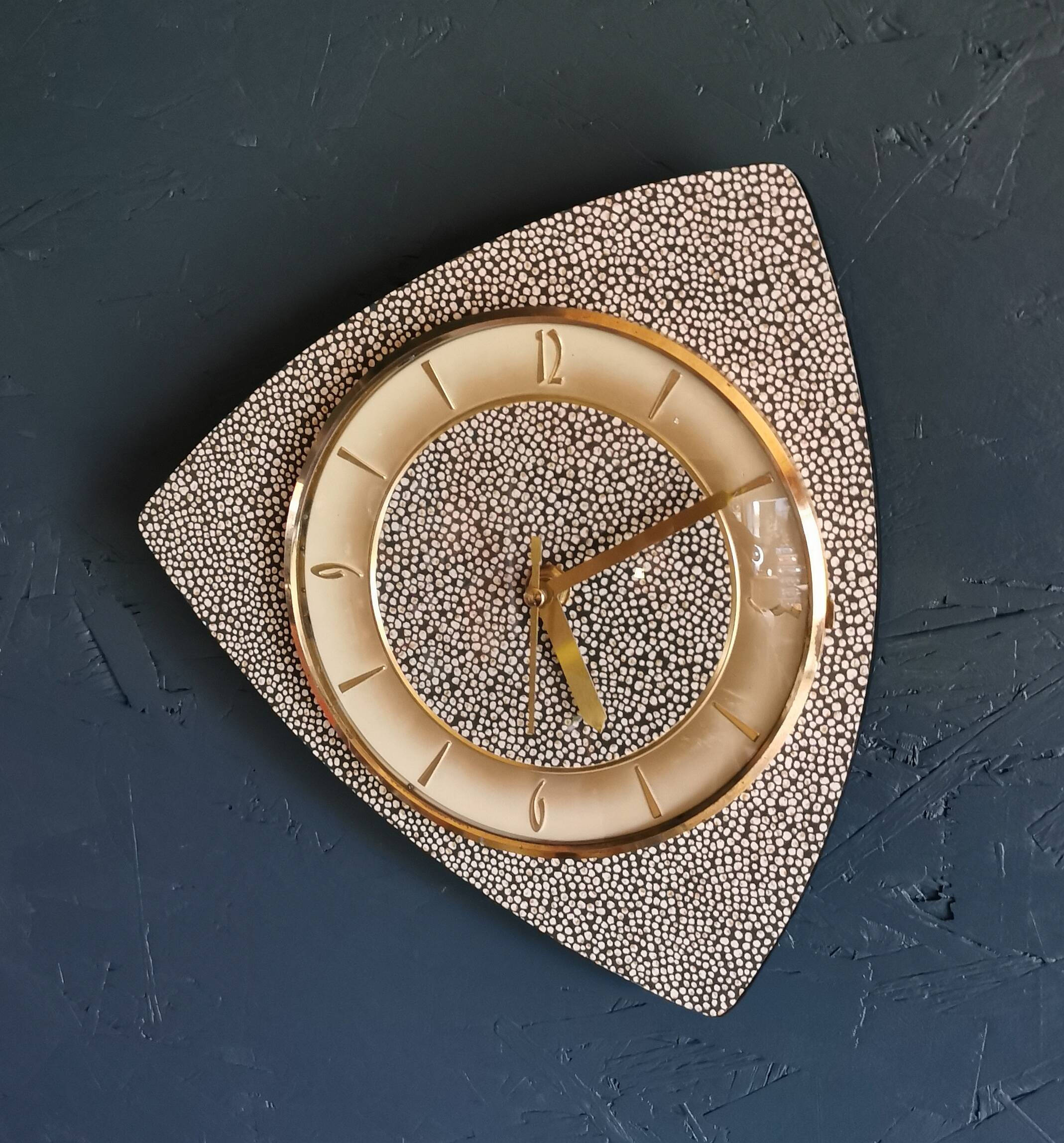 Vintage formica clock silent asymmetrical wall pendulum "Anthracite gold round"