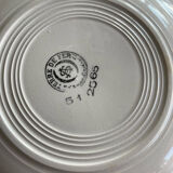 Pink plates iron earth amandinoise