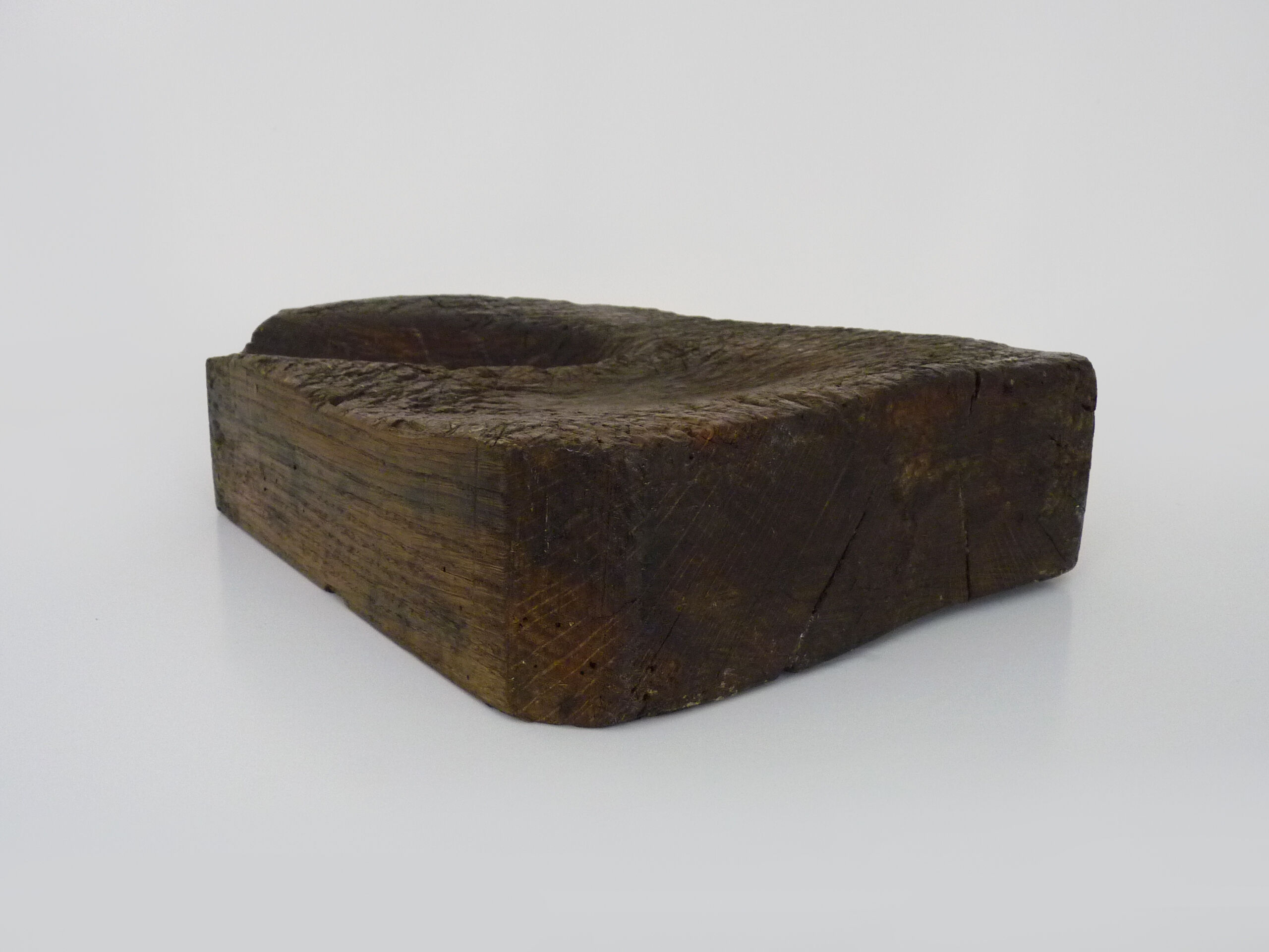 Handcrafted cutting board, wooden log, 50