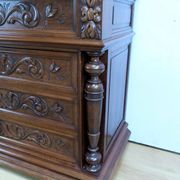 Commode en Noyer P. Guinand-Leglas, style Rennaissance – 1920