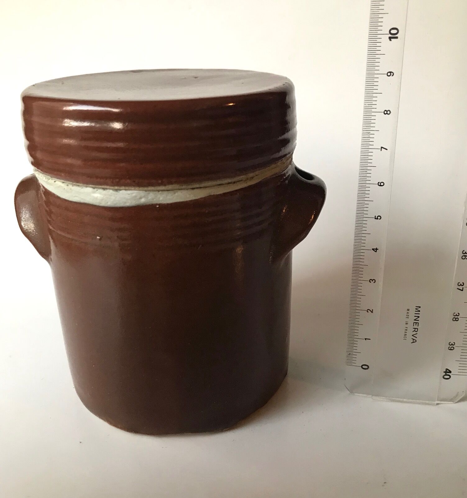Small sandstone pot with lid