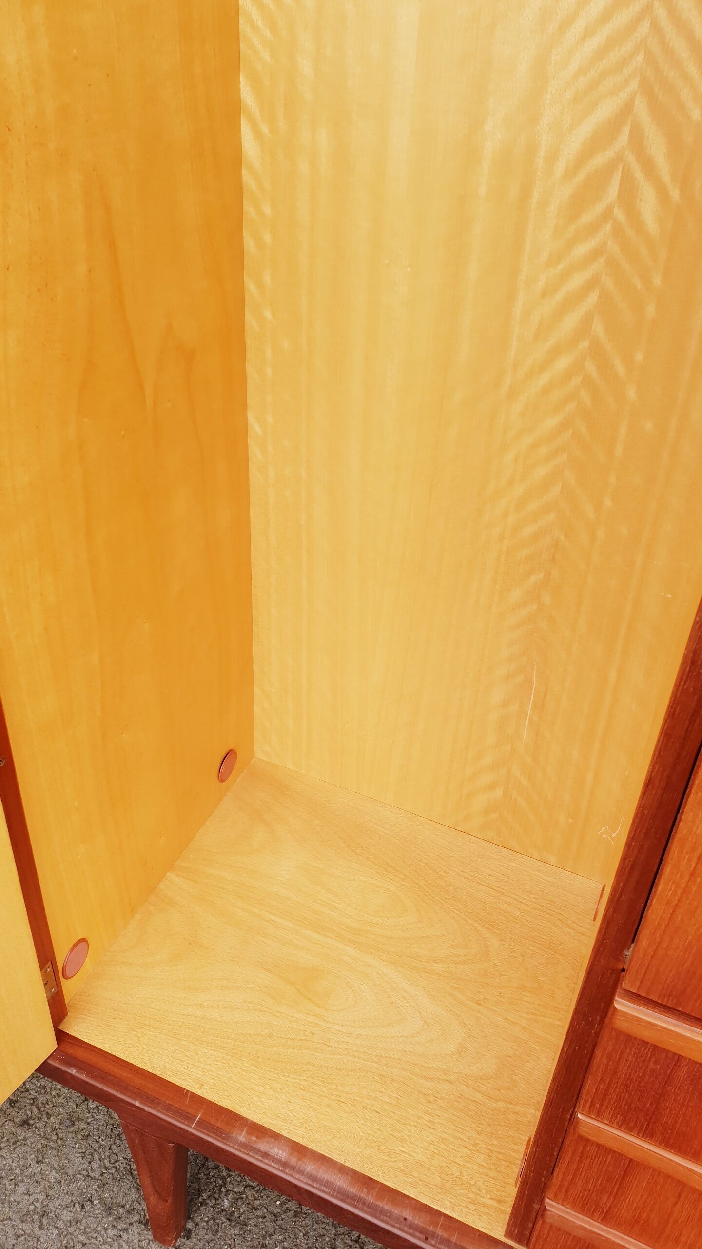Scandinavian secretary cabinet