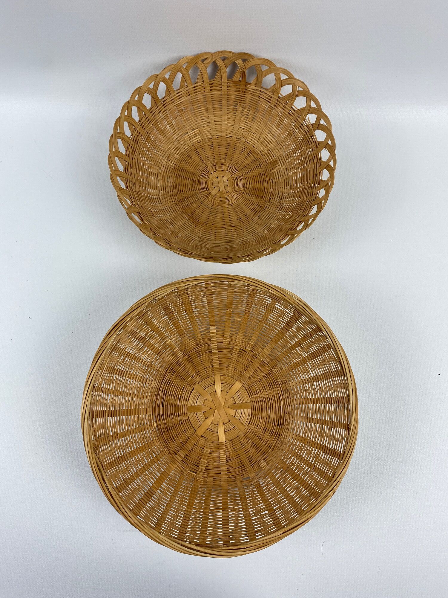 2 wicker round bread baskets