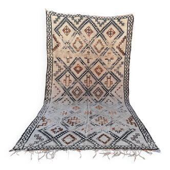 Moroccan rug - 197 x 350 cm