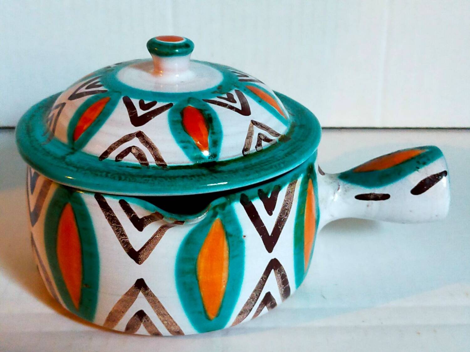 Ceramic fondue pot