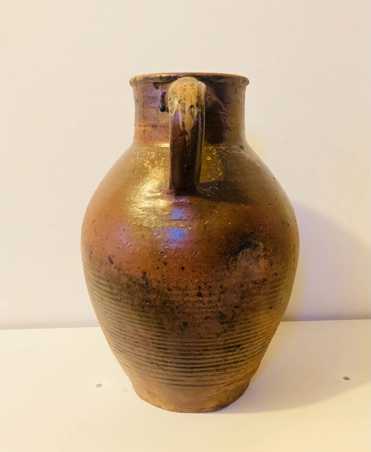 Impressive terracotta pitcher from the 19th century, entirely handmade.