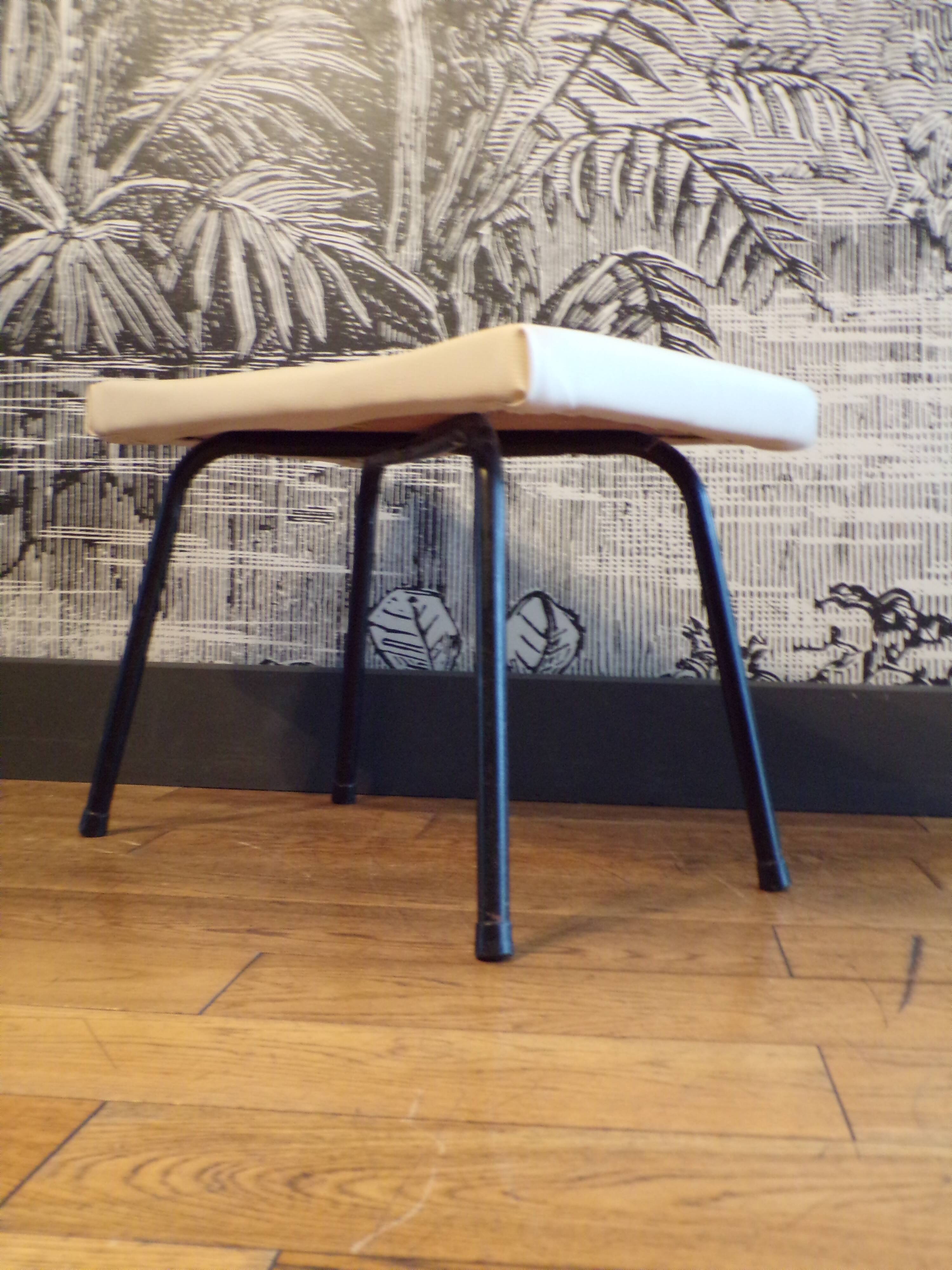 Tabouret taureau par Pierre Guariche pour Meurop